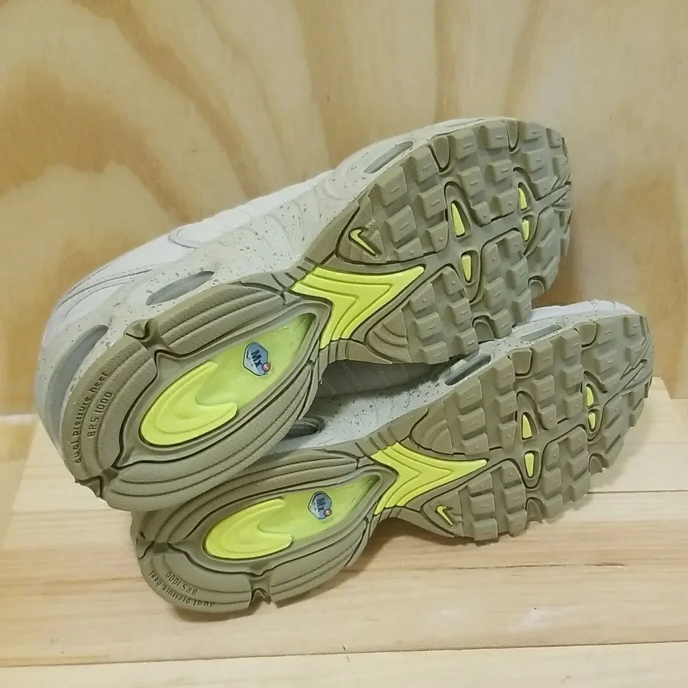 Nike Air Max Women’s Size 7 1/2 ( 38.5 EU ) Mens size 6